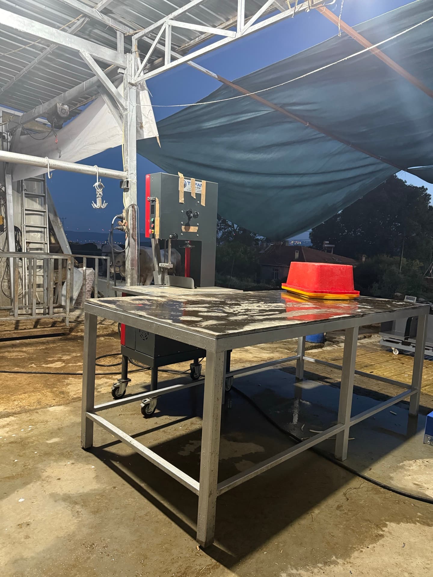 Sinan Karabulut modern kesimhane, kurban hissesi kesim ortamı ve kasap işlemleri